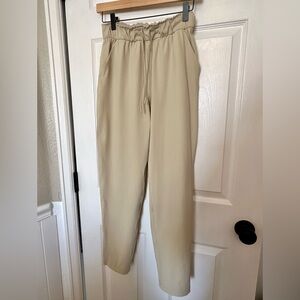 Lululemon Keep Moving Pant 7/8 High-Rise
Trench